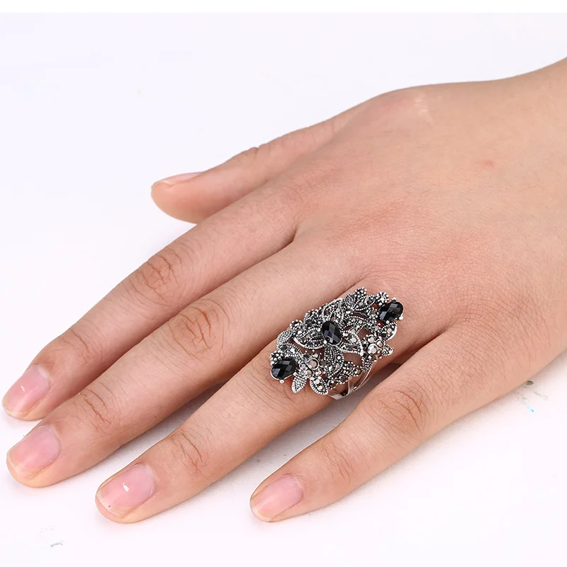 Ajojewel Vintage Retro Luxury Ring Woman Black Crystal Rhinestone Flower Jewelry Big Rings Ringen Anneau