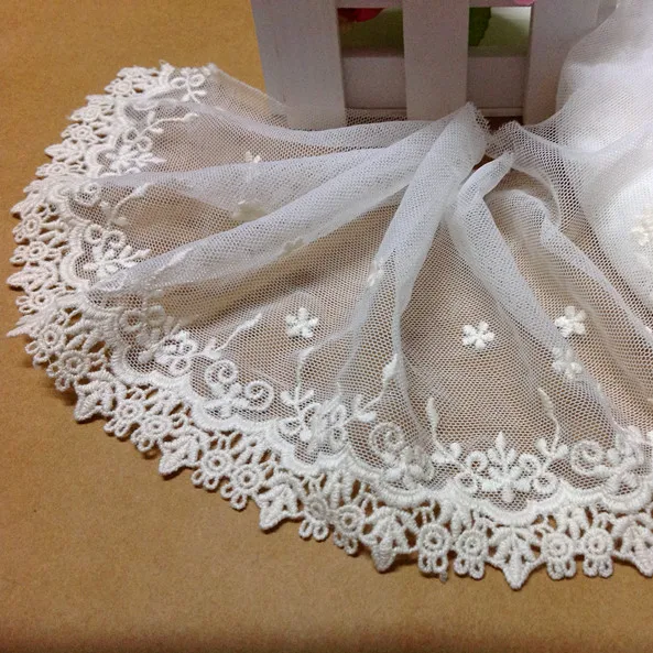 

FREE SHIPPING 13cm pure cotton computer embroidery hydrotropic net lace, elegant net embroidery lace trimming for skirt and veil