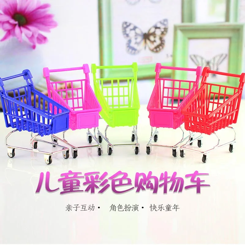 

The stall selling children play toy Mini supermarket trolleys puzzle toy car simulation The best gift for children