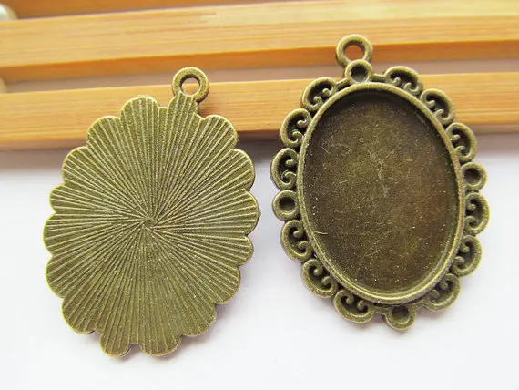 50pcs Antique Bronze Oval Frame Base Setting Tray Bezel Pendant Charm/Finding,Border Flower,18mmx25mm Cabochon/Cameo,DIY