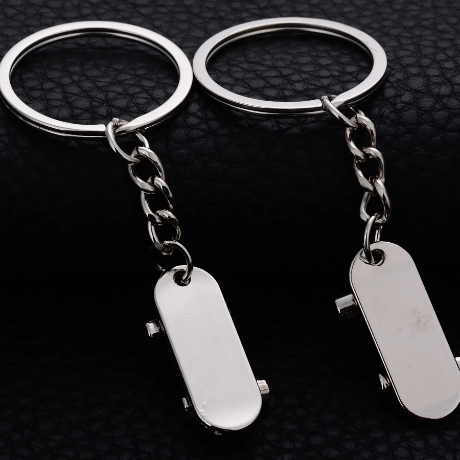 Брелок для ключей из металлического сплава с изображением скейтборда