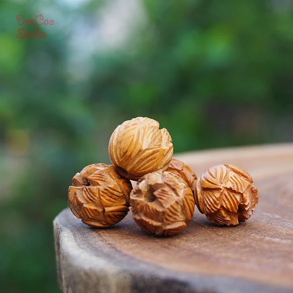 

14mm Natural Jujube Wood Hand Carved Lotus Beads Pendant Tiny Charms Mala Japa Beads Bracelet Jewellry Findings DIY Accessories