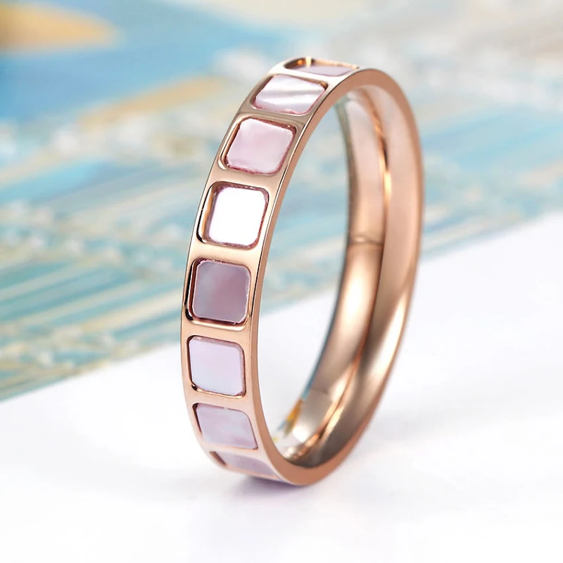 High Grade Product Beautiful And Charming Colored Shell Ring For Woman Titanium Steel Rose Gold Color Woman Gift Love Ring