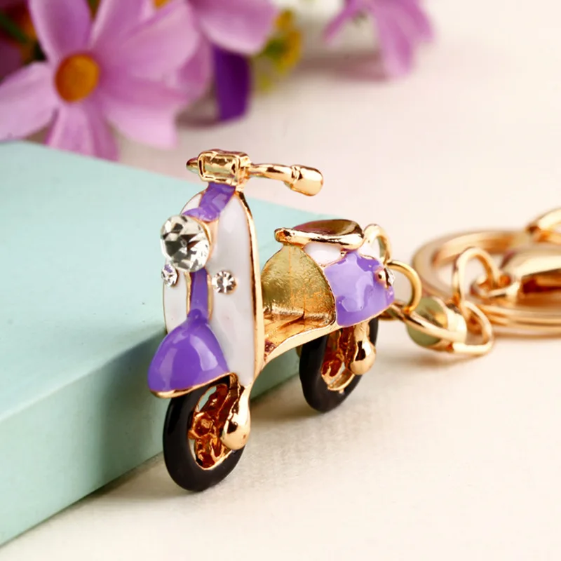 2024 Full Crystal Motorcy Pendants Jewelry Animal Keychain Car keyrings Women\'s bag accessories Unicorn keychain Rhinestone Keys