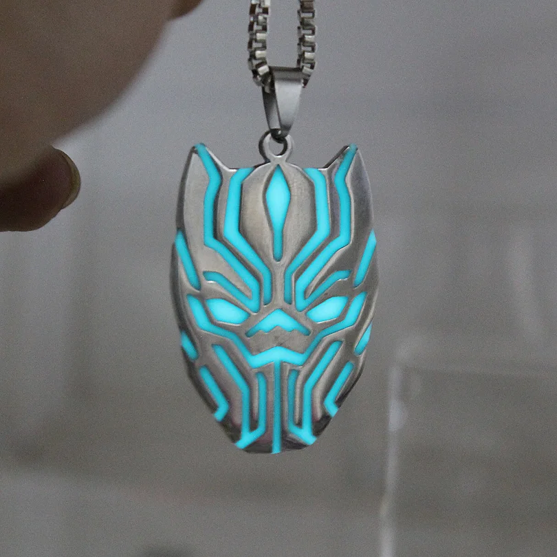 Stainless steel Necklace GLOW in the DARK T\'Challa handmade pendant necklaces Fashion Men Women Gift Movie Jewelry Accessories