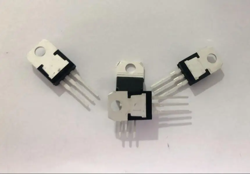 100PCS -1lot L7805CV 7824/7818/7815/7812/L7809CV L78 Series TO-220 three-terminal regulator tube 100 Piece 1lot