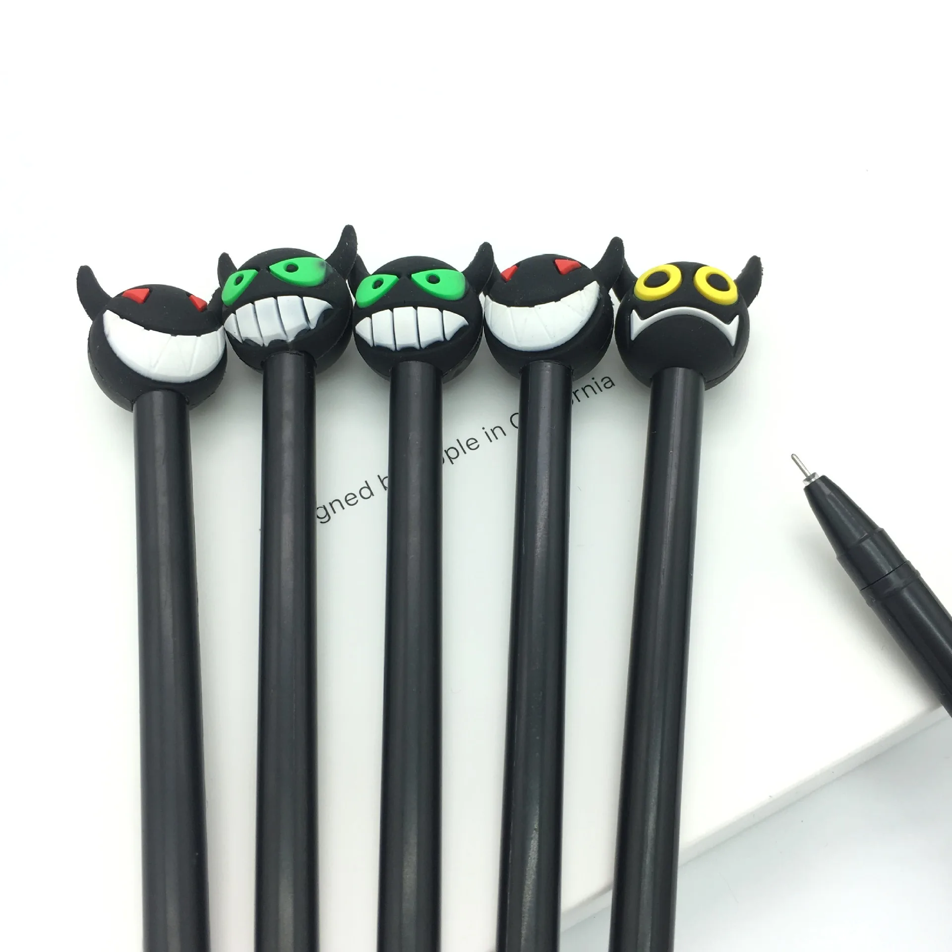 

40 Pcs Wholesale Pvc Cartoon Neutral Pen Soft Rubber Cartoon Cap Student Cool Pen Canetas Escolar Stationary School Supplies