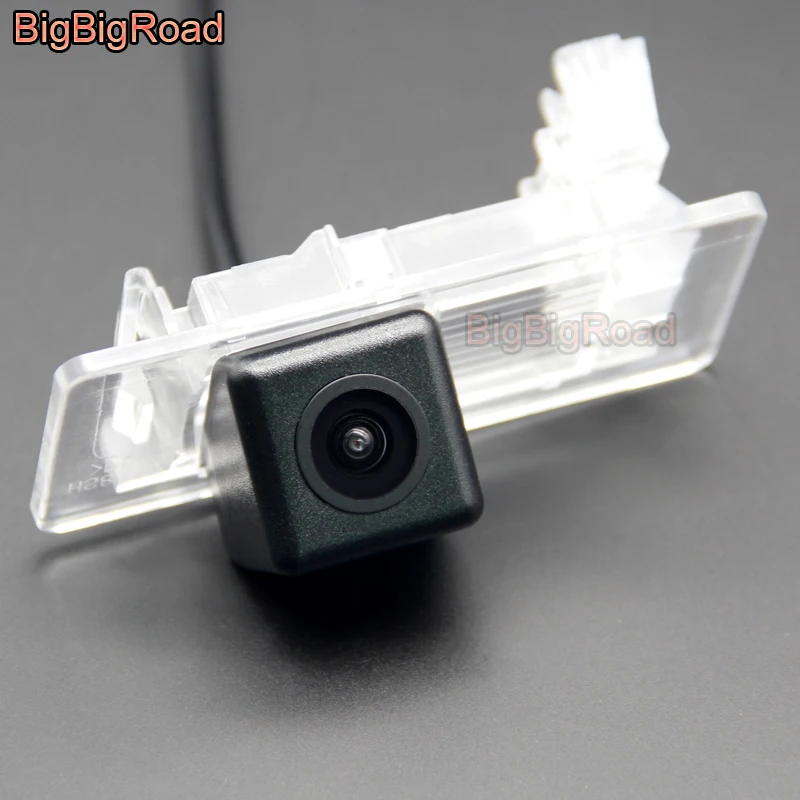 BigBigRoad Car Rear View Parking CCD Camera For Volkswagen Grand Lavida C-TREK 2012-2017 / Golf Wagon Golf Plus 2010 - 2013