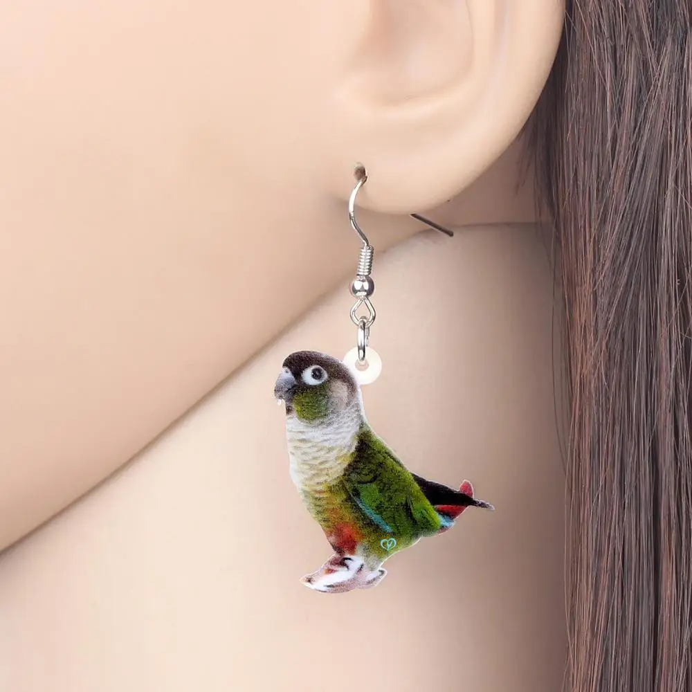 WEVENI بيان الاكريليك الأخضر-الخد Conure الببغاء الطيور انخفاض الأقراط استرخى شخصية مجوهرات للنساء بنات هدية الديكور