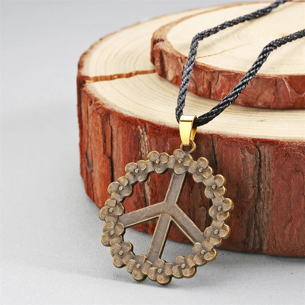 Men Slavic Peace Symbol Pendant Pacific Necklace Pacifism Flower Necklace For Women Jewelry Accessories Viking Amulet Necklace