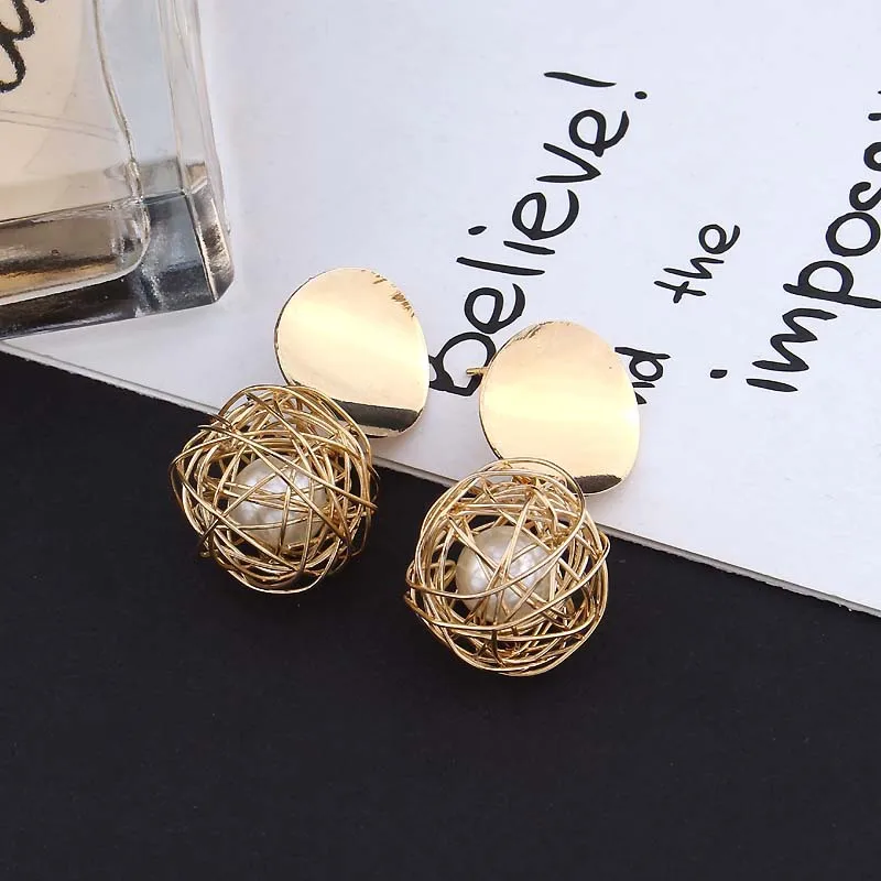 Fashion Statement clips Earrings 2019 Metal Round pearl Geometric Earrings For Women Hanging Earrings Modern Jewelry