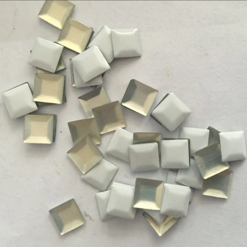 300pcs 7*7mm White Square Hotfix Studs Flat Back Iron On Nailheads Metallic Glue FlatBack Rhinestuds For DIY Punk Rock Spikes