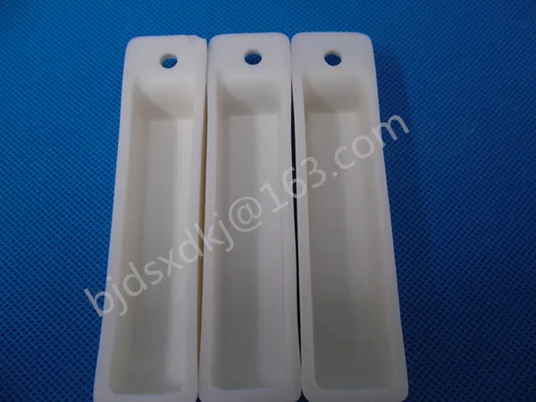 

100*24*17mm / 99.3% alumina crucible / Boat / hole in one side/ corundum crucible / Al2O3 ceramic crucible / Sintered crucible