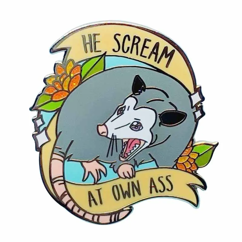 

он крик на собственной заднице