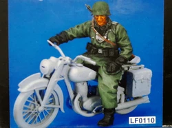 1:35 Resin kit   soldier riding a motorcycle 2