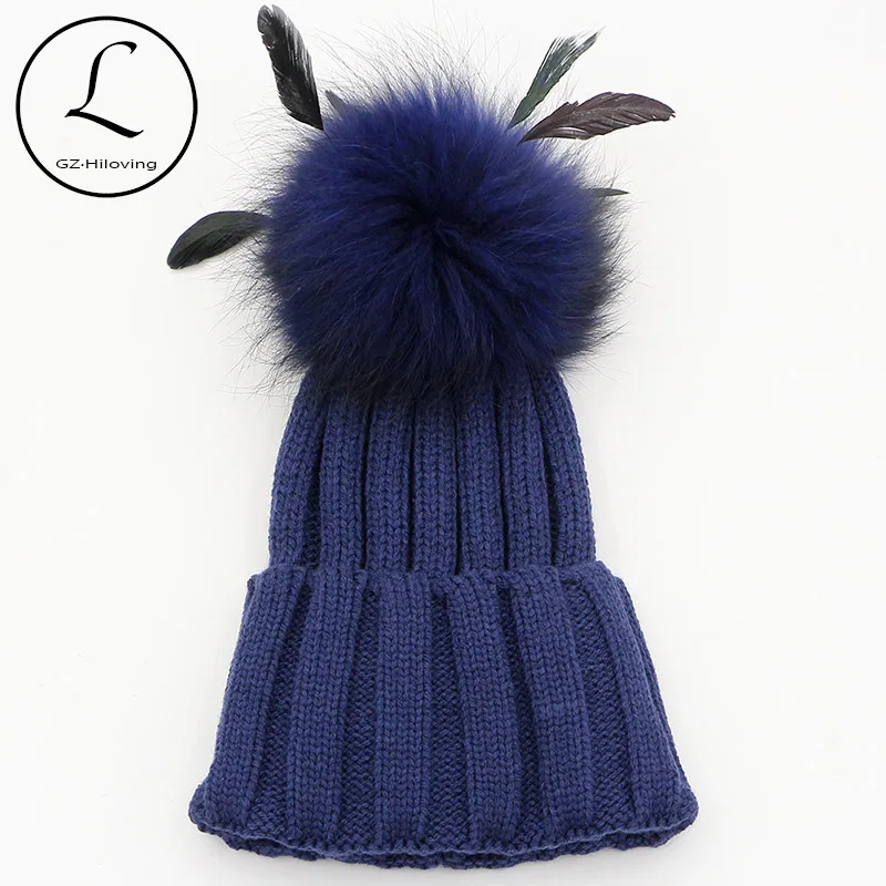 GZHILOVINGL Thicken Knitted Hats Striped Beanies Cap 2017 Winter Hat Natual Raccoon Fur Pompom With Feather Removable Hat Gorros