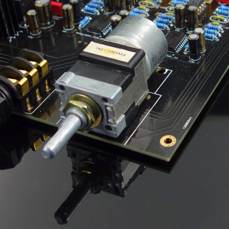 Полный сбалансированный вход полный сбалансированный выход усилитель для наушников низкое искажение