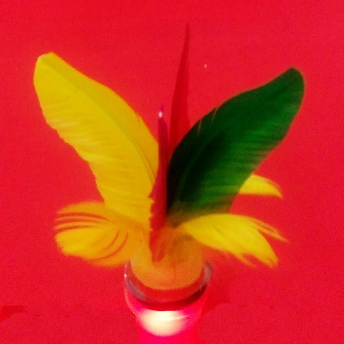 Iluminação brilhante pena petecas chute pé do miúdo brinquedo esportivo jogando jogos chinês jianzi esporte ao ar livre criança brinquedo