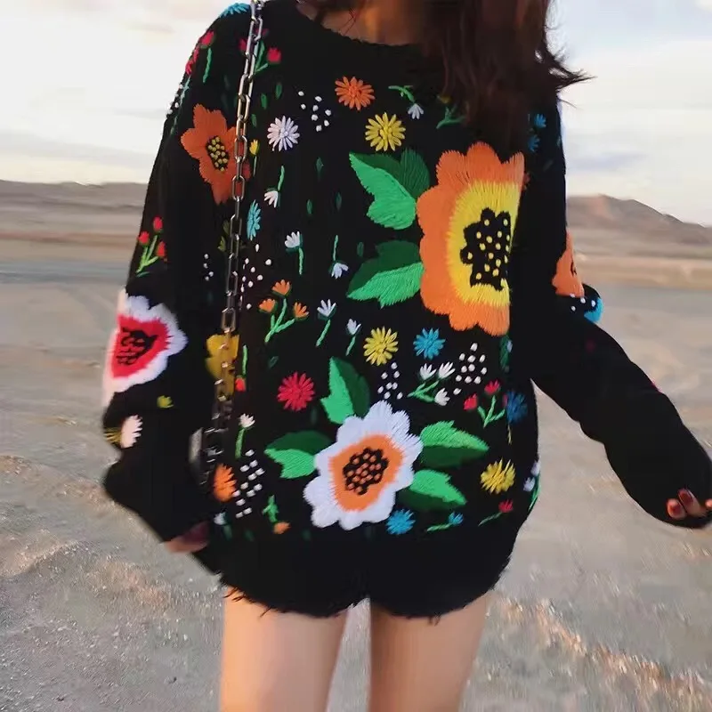 

2017 Autumn and winter the new European and American retro tide licensing loose weaving flowers embroidery sweater MY62