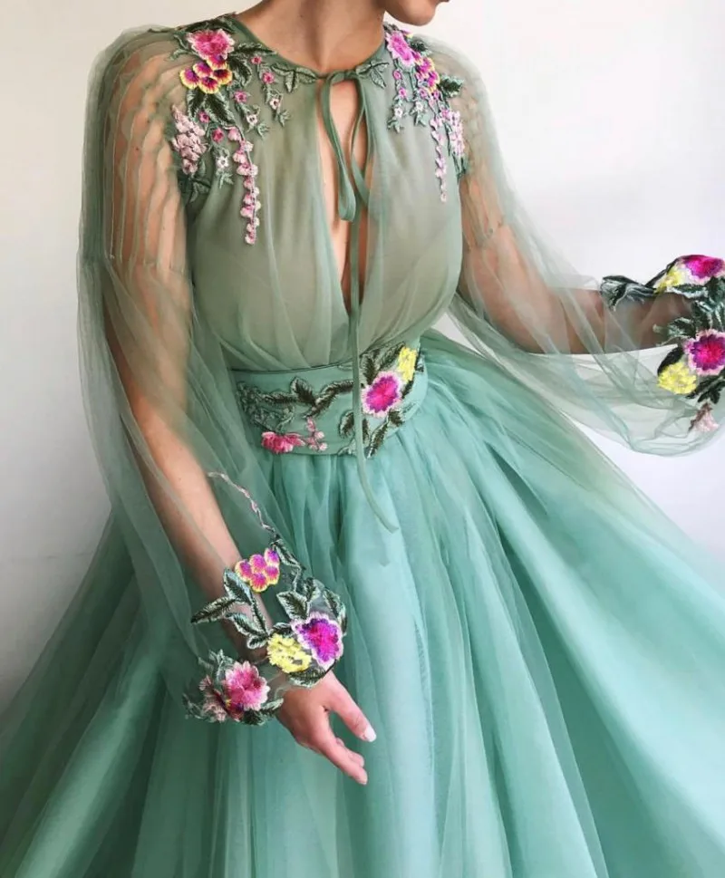 Attractive Prom Dresses Jewel Neck Long Sleeves Lace Appliques A Line Evening Gowns Custom Made Sweep Train Guest Party Dress