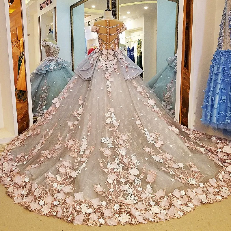 Brilliant ควันสีเทาลูกไม้ดอกไม้ Tulle Chapel Train ชุดแต่งงาน Illusion Bodice Beaded ลูกไม้ Appliques Off ไหล่2017