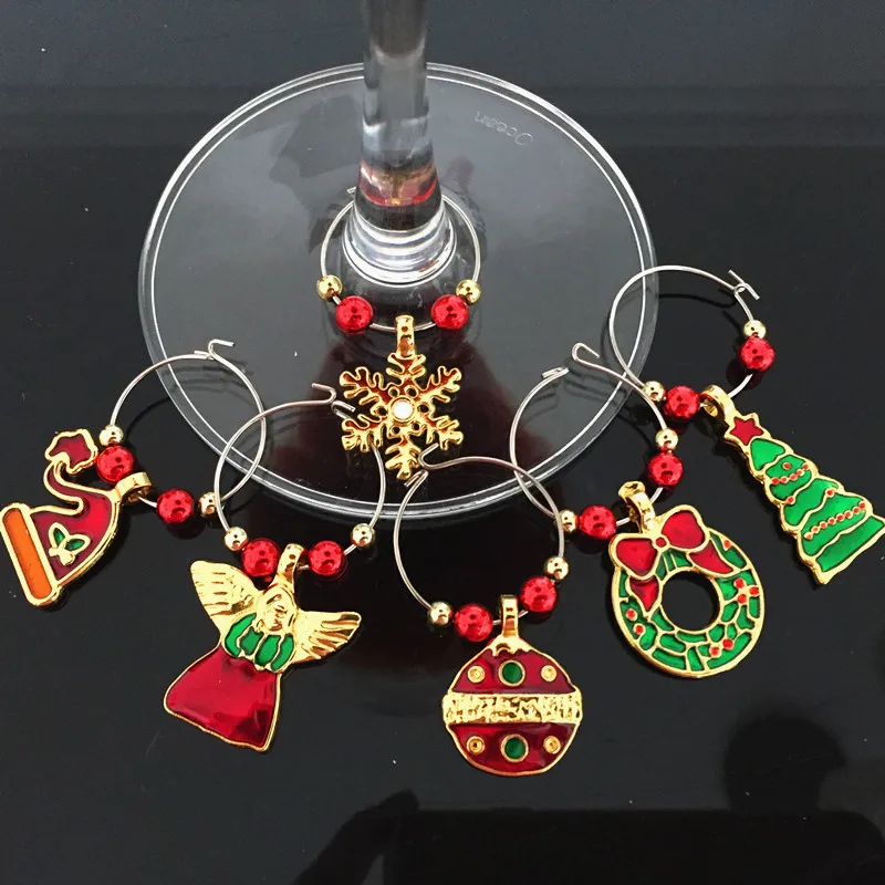 

6pcs New Fashion Christmas Design Wine Glass Charms Rings Marker Christmas Party Bar Table Decorations Gift (Random Design)
