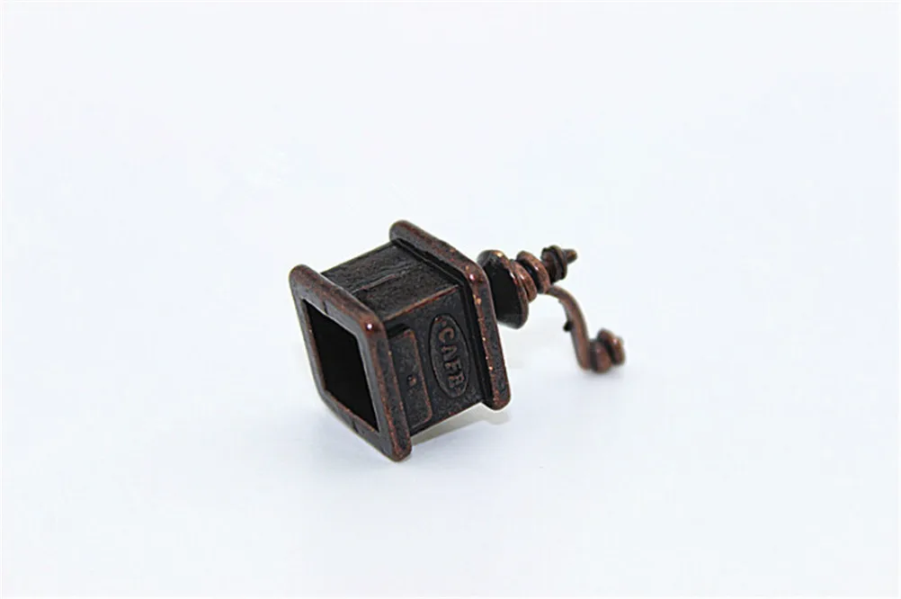 1 pc moedor de café 1/12 dollhouse cozinha em miniatura moedor de café do vintage para boneca presente