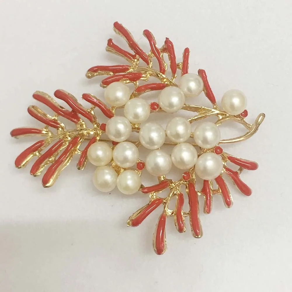 

drop free shipping 100% nature freshwater pearl brooch -very fashion high quality AAA pearl, red tree many pearls