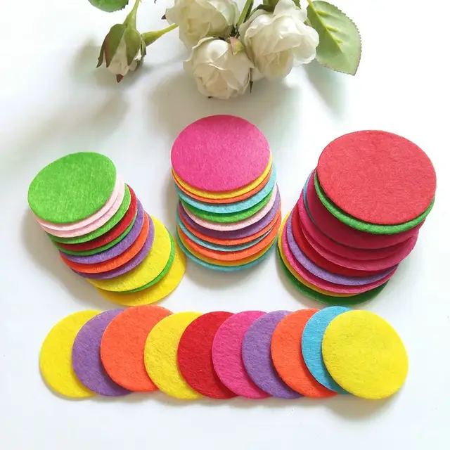 50 sztuk/partia 3.5-5cm okrągłe filcowe podkładki materiałowe akcesoria naszywki okrągła tkanina na aplikacje DIY kwiat/kapelusz/torebka/ubrania/rzemiosło
