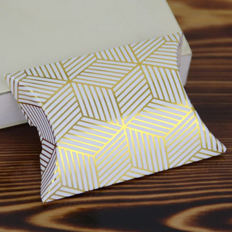 10 pcs Creative Gold Foil Candy Box European Style New Pillow Box Hot Silver Pillow Packing Carton Gift Boxes Wedding Decoration