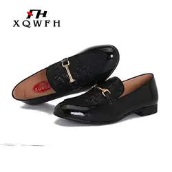 XQWFH Men Black Leather Shoes Fashion Braid Patterns Casual Shoes Men's Loafers with Gold Chain Buckle Male Wedding Dress Shoes