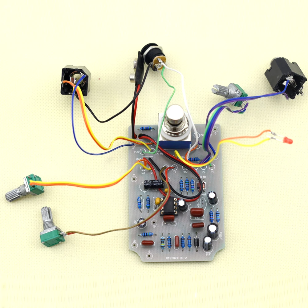 DIY การบิดเบือน-2เหยียบ Stomp ชุดกล่อง True ByPass Full Metal Distortion Pedal จัดส่งฟรี