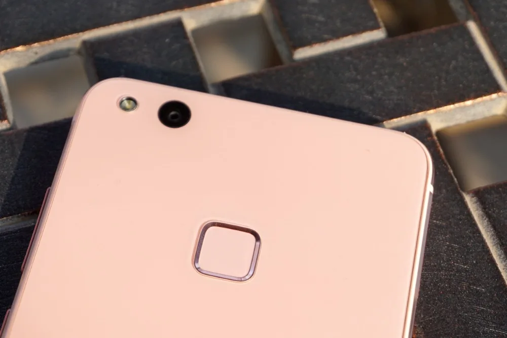 Huawei p10 (2個) 世界初！3つのLeicaレンズを搭載※1『HUAWEI P10』/『HUAWEI P10 Plus