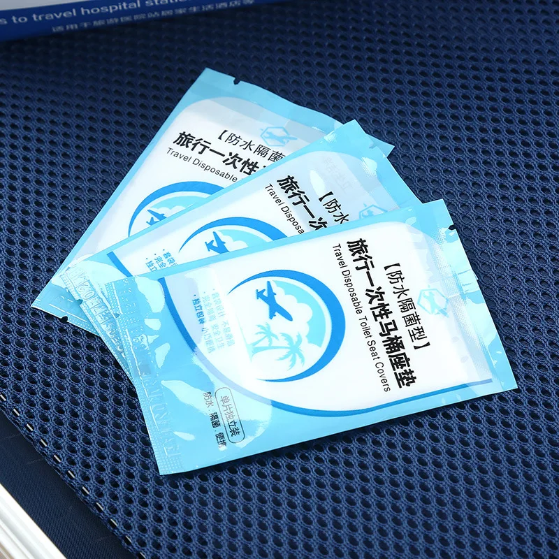 50 adet tek kullanımlık klozet kapağı Mat taşınabilir % 100% su geçirmez güvenlik klozet pedi seyahat/kamp banyo aksesuarları