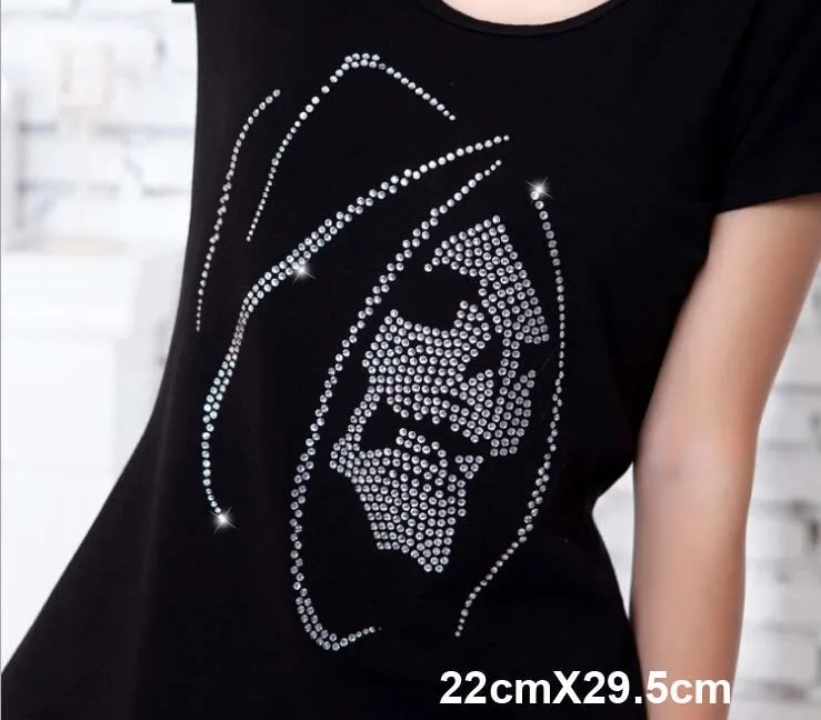 

2pc/lot Fashion skull design patches hot fix rhinestones iron on crystal transfers design hot fix design stones for shirt