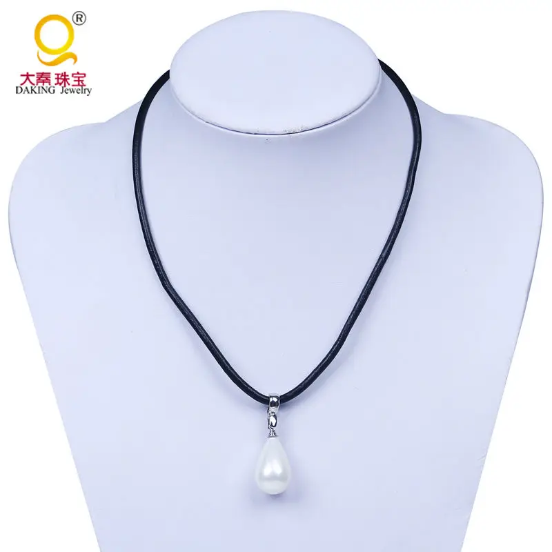 Beautiful teardrop shell choker necklace white luster mother of pearl pendant necklace genuine leather necklace