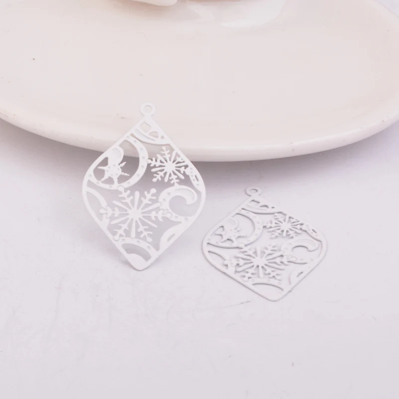 50 Stück AB5411 38*25mm Schneeflocken-Ohrring-Anhänger, bemalte Druck-Charms, Verbindungsstücke – Detail 5