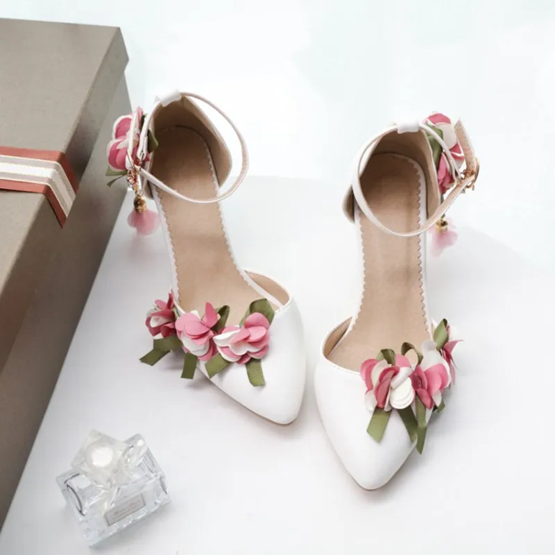 plus size 34-46 Women Sandals Pointed Toe Female Sexy Lace Flower Wedding Shoes Ankle Wrap Buckle Strap Thin High Heels Pumps