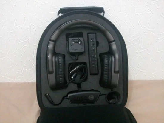 V-MOTA TDB Headphone Suitcase Box For Use with Rare Call Of Duty Black Ops 5.1 Analogue Surround Sound PS3 Gaming headset