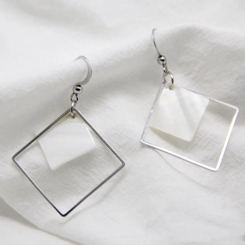 Punk White Shell Hollow Square Drop Earrings For Women Fashion Korean Minimalism Geometric Dangle Brincos Jewelry Gift EB960