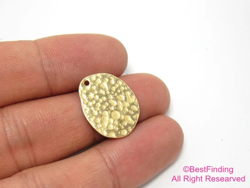 

20pcs Brass pendant 20x15mm Hammered Irregular round Raw brass charm R123