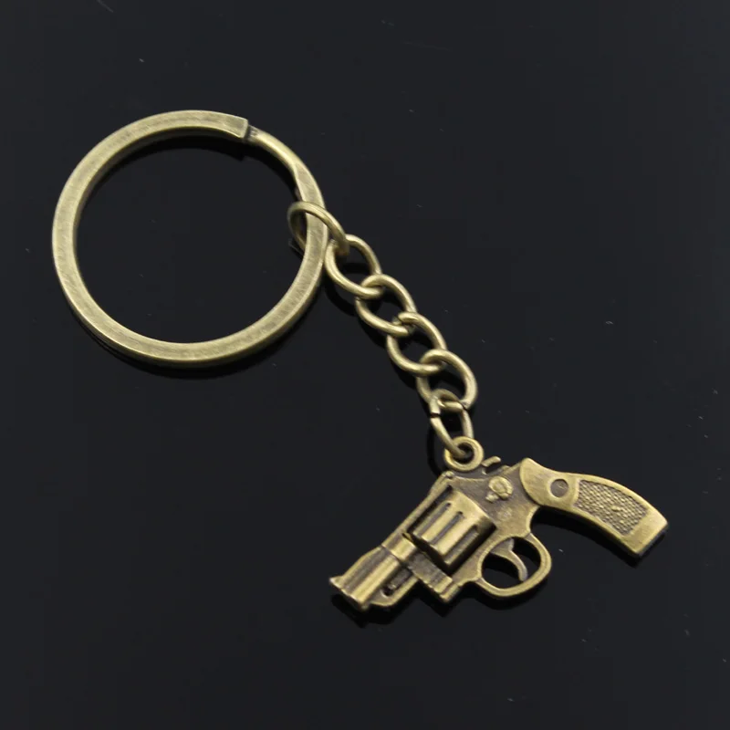 New Fashion Men 30mm Keychain DIY Metal Holder Chain Vintage Pistol Revolver Gun 29x22mm Silver Color Pendant Gift