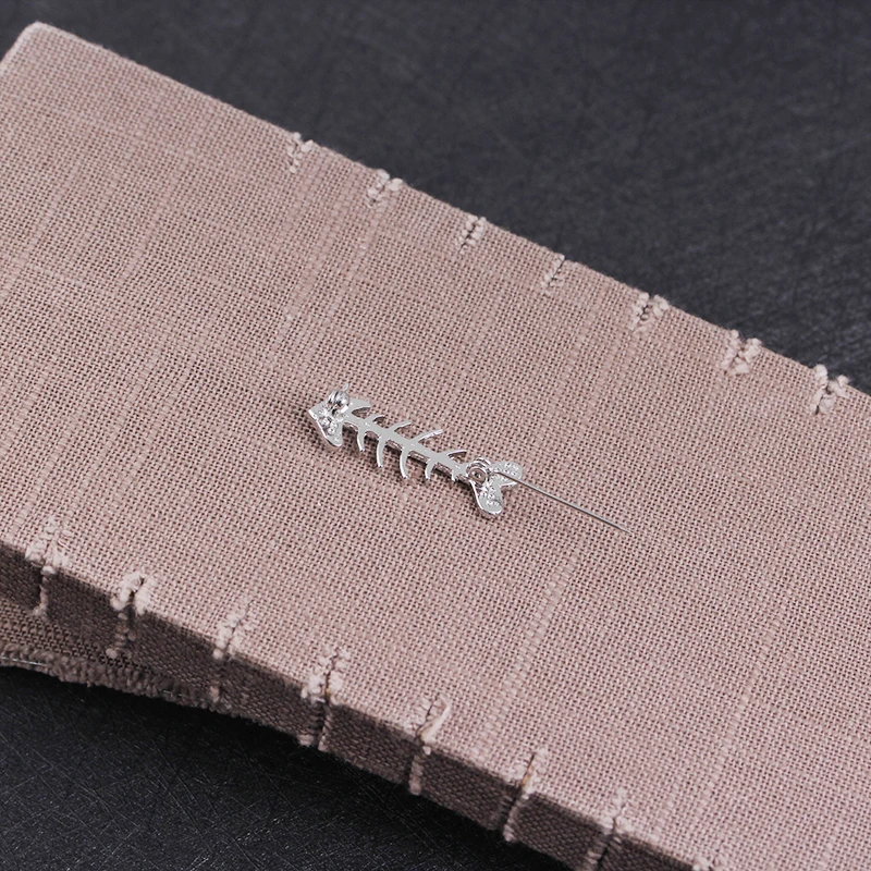 Cartoon Fishbone Brooches Pins Fish Skeleton Enamel Pin Lapel Pin Fishing Fish Collar Button Fisherman Badges Gift