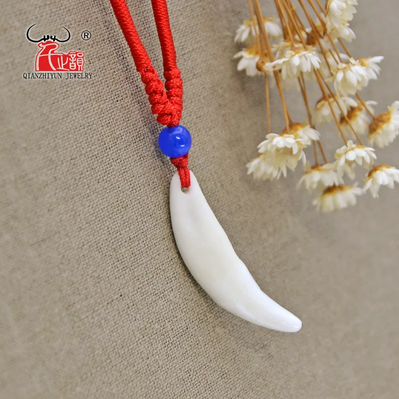 Men's Necklace Woman's Bone Pendant Tibetan Amulet Fangs Real Natural Tooth Vintage handmade Wolf Tooth Charm White Brown Ecru