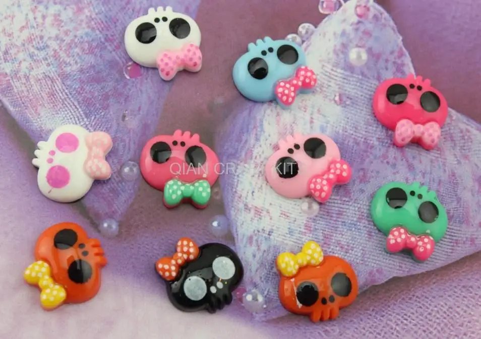 300pcs Skull Resin Cabochon Flat Backs, DIY Supplies, Decoden Candy Kawaii Cabs 17mm Monster High Resin Planar Skull with Bow