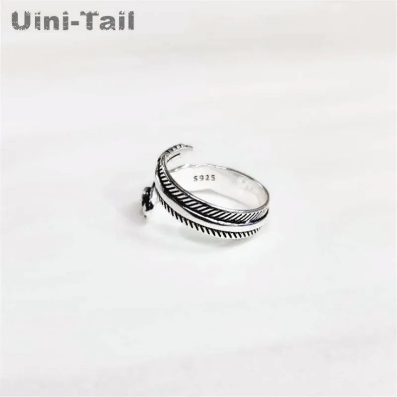 Uini-Staart 2019 nieuwe aanbieding 925 sterling zilveren mode persoonlijkheid zwarte veer opening ring eenvoudige retro trend hoge kwaliteit