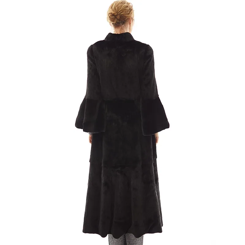 เสื้อโค้ทขนมิงค์สำหรับผู้หญิง แบรนด์ Ftangaiur รุ่น Winter คอวี ทรงเข้ารูป กระชับเอว  ขนแท้ ขนาดกลาง