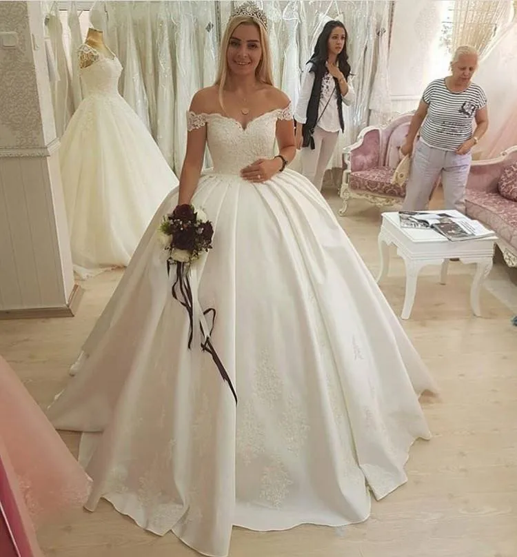 Vestidos de novia de talla grande con escote Corazón y hombros descubiertos, vestidos de novia de satén con espalda descubierta