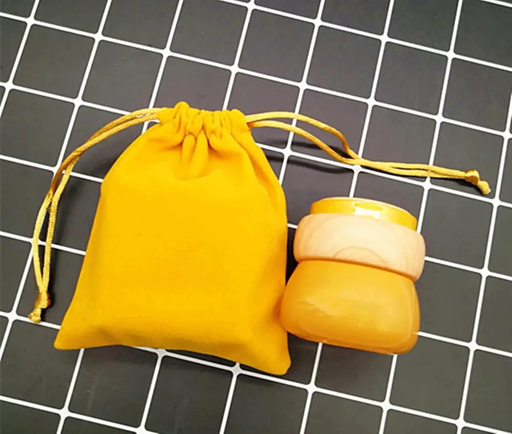 

2019 New Yellow Drawstring Velvet Bags Jewelry Packaging Pouch Lipstick Cosmetic Birthday Wedding Gift Bag Wrapping Supply