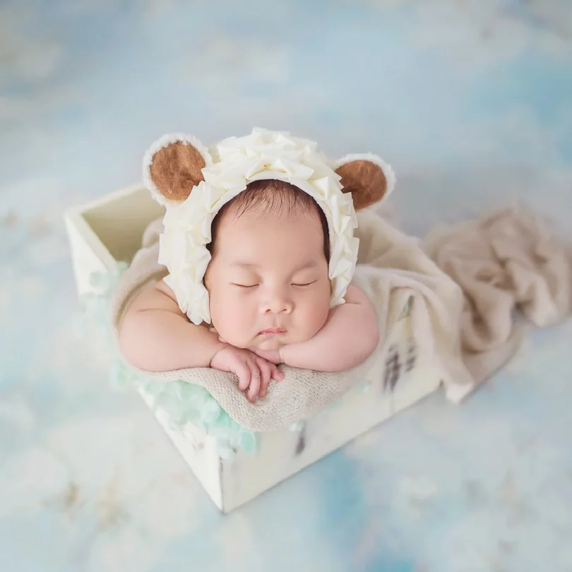 

Teddy Bear Bonnet Vintage Baby Boy Hat Photography Props Handmade knitted Newborn Tiny Bonnet Photo props